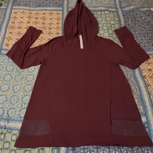 Women’s Lululemon Starting place hoodie, burgundy, sz4, used slight damage